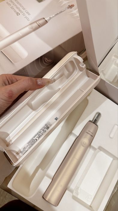 Електрична зубна щітка Philips Sonicare 9900 Prestige SenseIQ