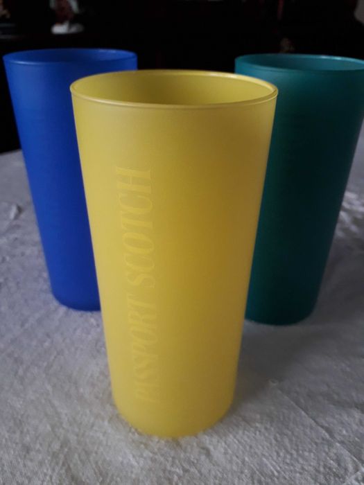 3 copos  NOVOS Passport Scotch