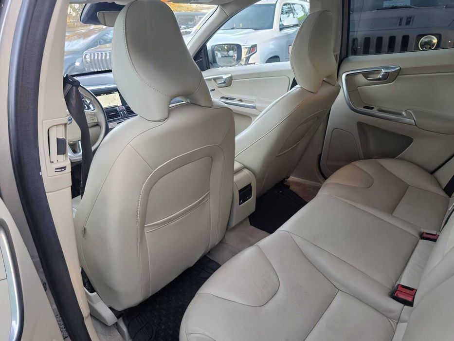 Volvo XC60      2016