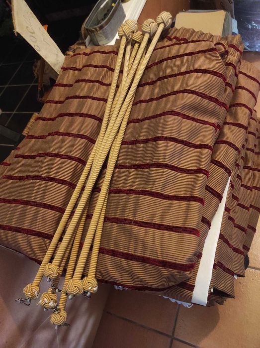 Conjunto de 3 Sanefas, 6 cortinados e acessórios