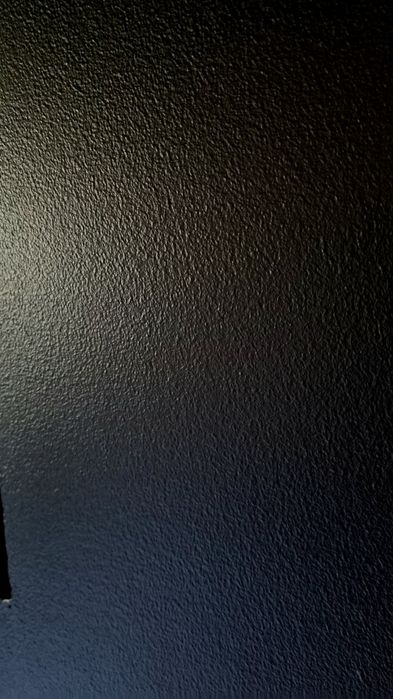 Farba do ścian czarna satyna