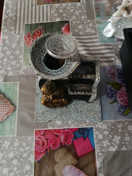 Vendo fonte de Água decorativa de interior com estátua de Buda