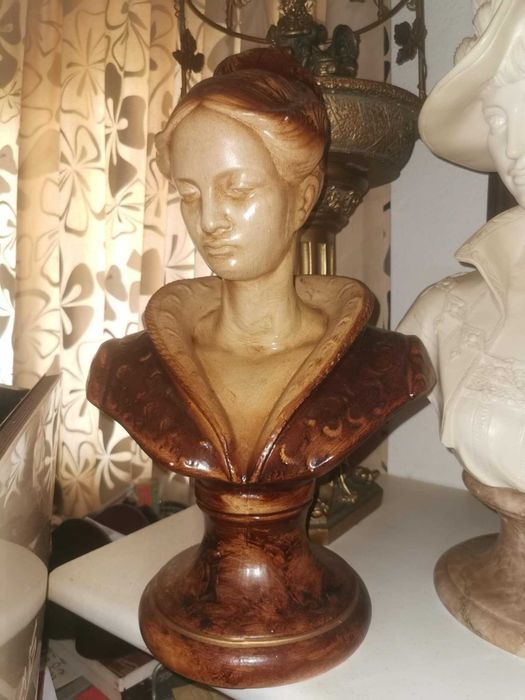 busto de senhora