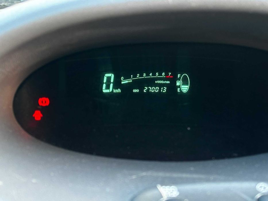 Toyota Yaris 1.0 Base — Fiável e Económico