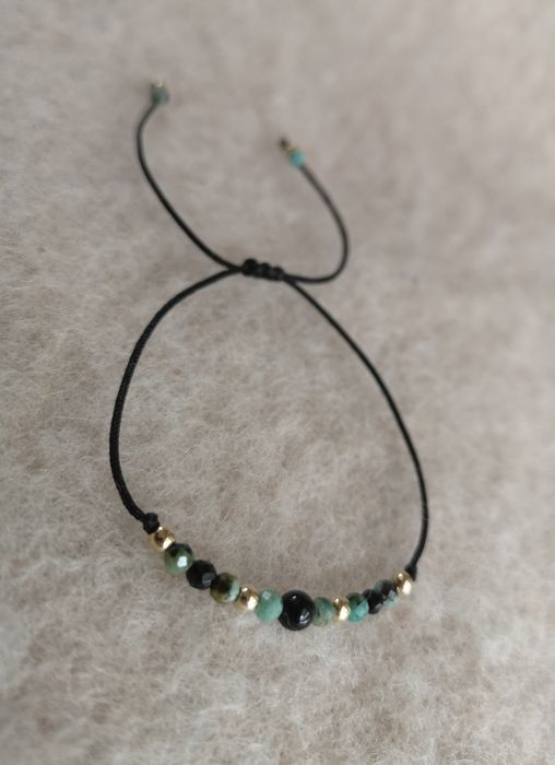 Bransoletka z kamieni naturalnych na sznurku