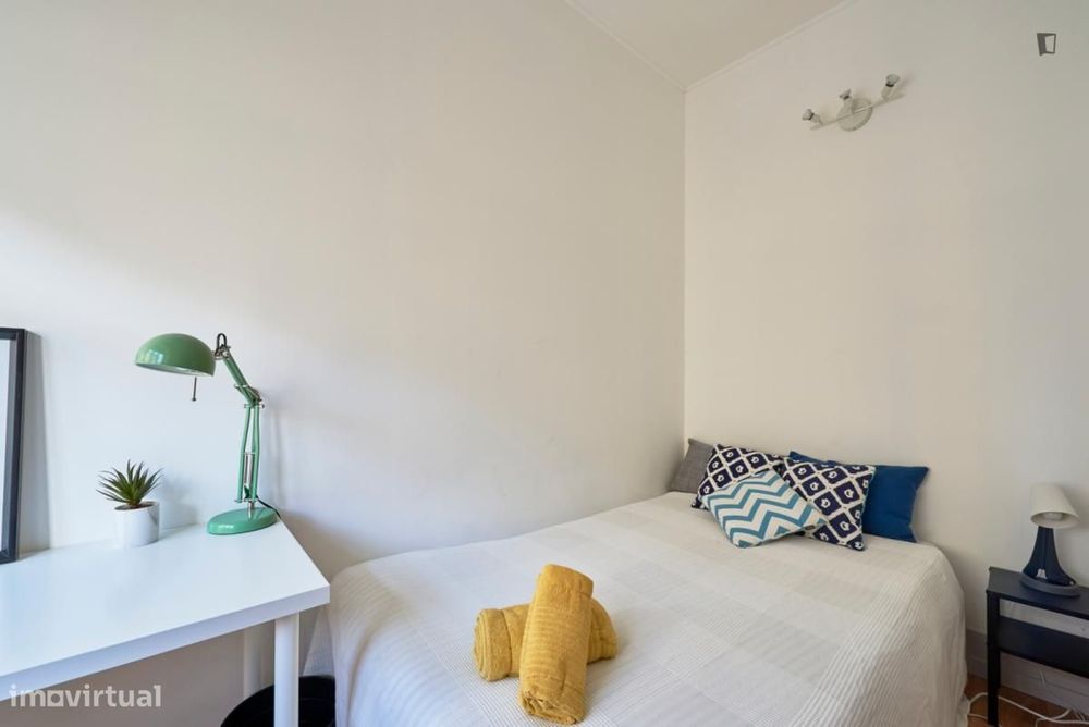 Quarto - localizado em Marquês de Pombal Lisbon