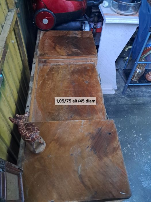 Tocador antigo em madeira