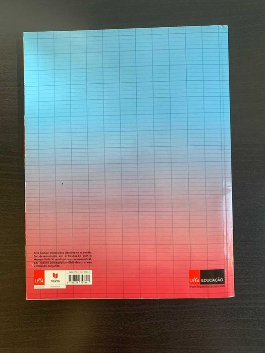 Caderno de atividades ou exercícios 9º ano Francês "Voilá"