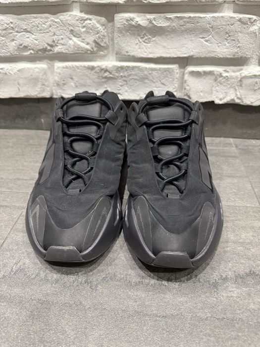 Buty Adidas Yeezy Boost 700 MNVN Triple Black 40 2/3