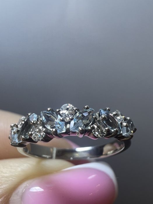 Золотое кольцо с бриллиантами и топазами р.16 белое золото 585 проба