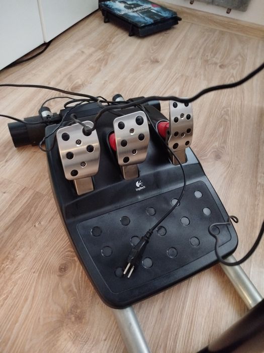 Sprzedam kierownicę Logitech G27