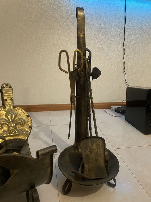 Suporte para lenha e pinças ferro fundido