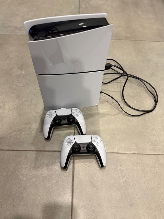 Sony PlayStation 5 Digital D Chassis (PS5) 1TB + 2 pady