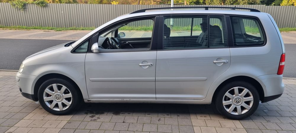 Vw TOURAN  2005 rok 2.0 diesel 140 koni / duże radio / klimatronik / elektryczne szyby /podgrzewane fotele / hak / alufelgi