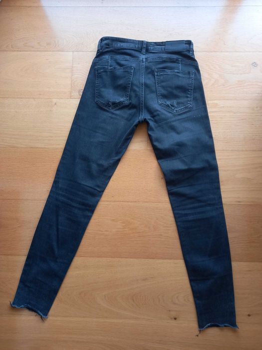 Calças pretas, Stradivarius