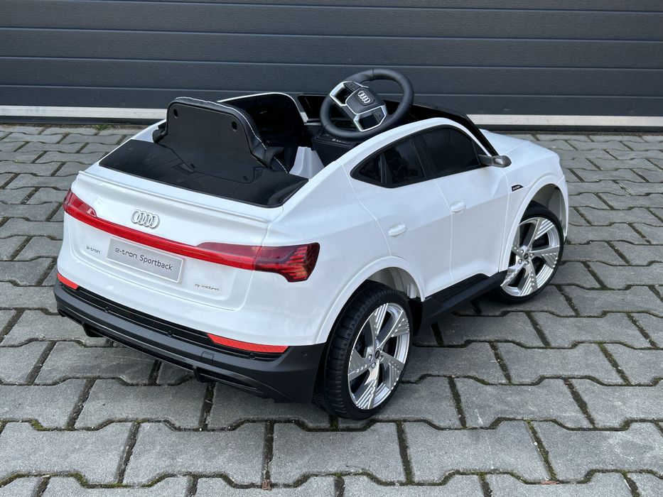Auto na akumulator Audi E-Tron 4x4 Sportback Samochód dla dzieci