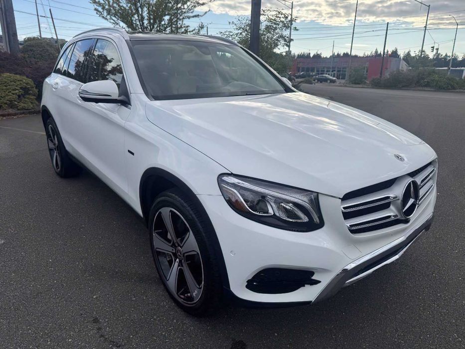 Mercedes-Benz GLC 350e      2019