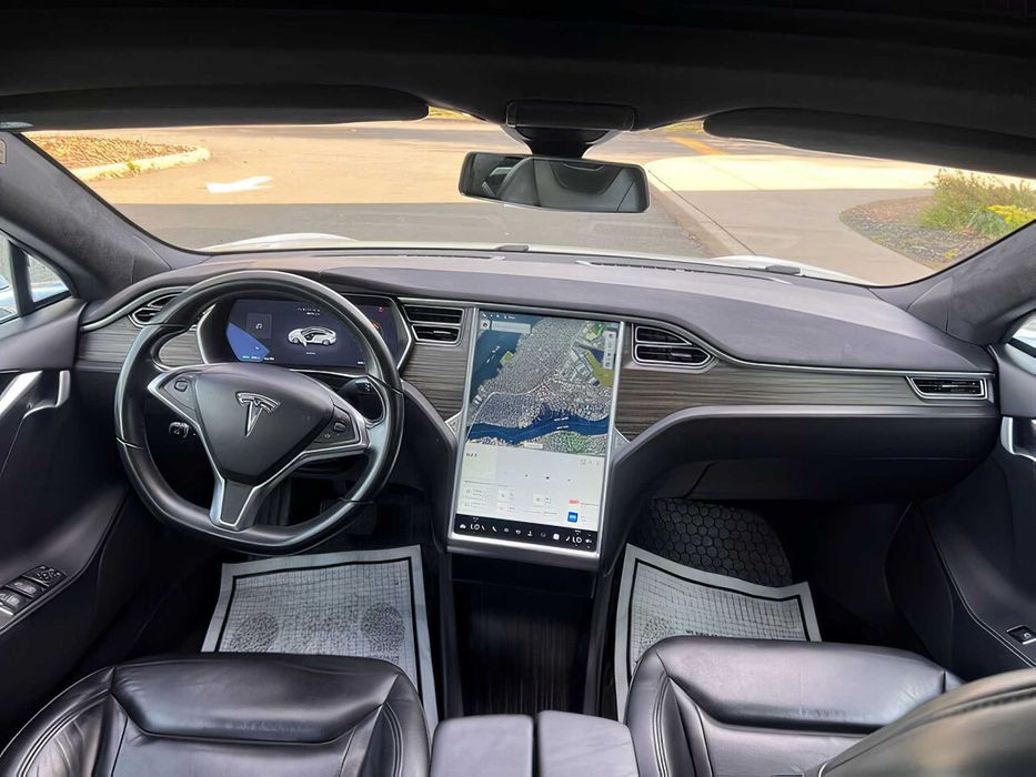 Tesla Model S      2016