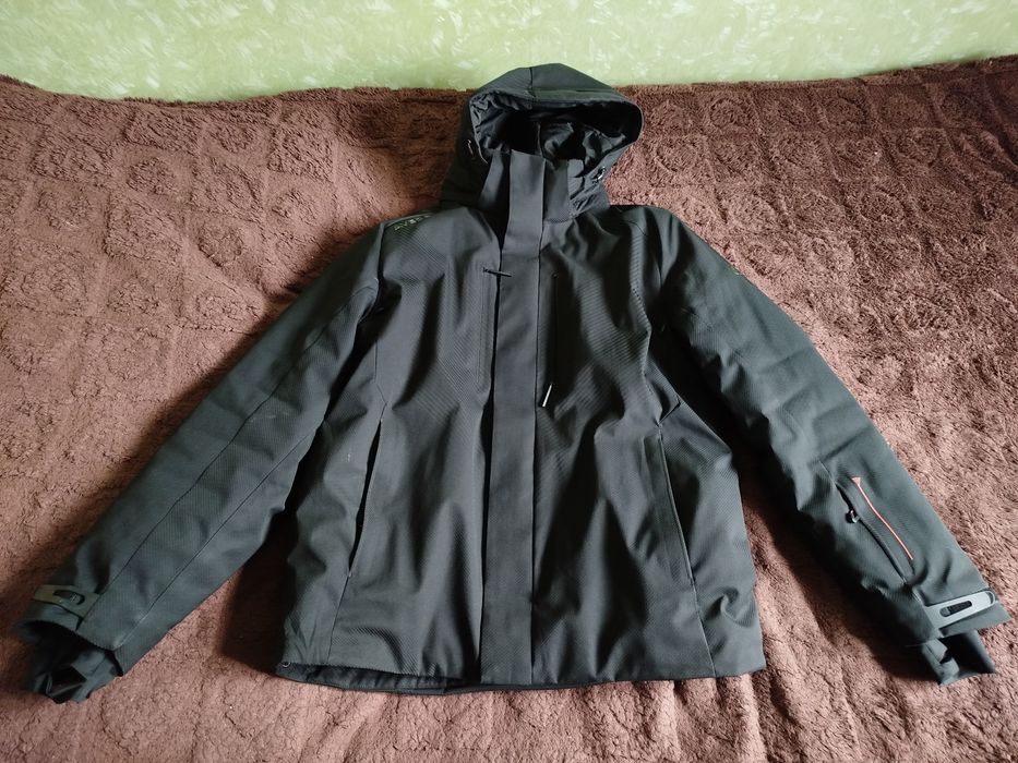 Куртка Avecs чоловіча, майже нова.