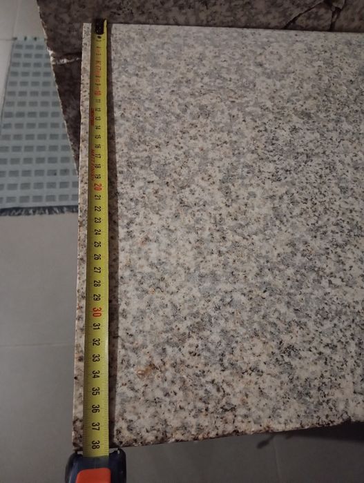 Sapateira em bom estado