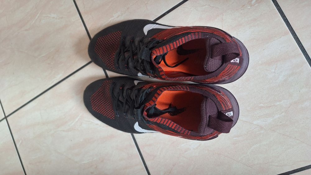 Buty sportowe typu adidas NIKE