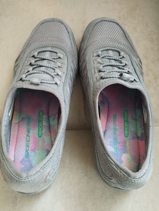Кросівки Skechers. Розмір: 37