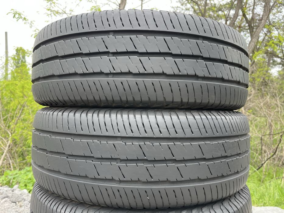 Шини 215/65 R16 C Continental 4 літні гуми на БУС