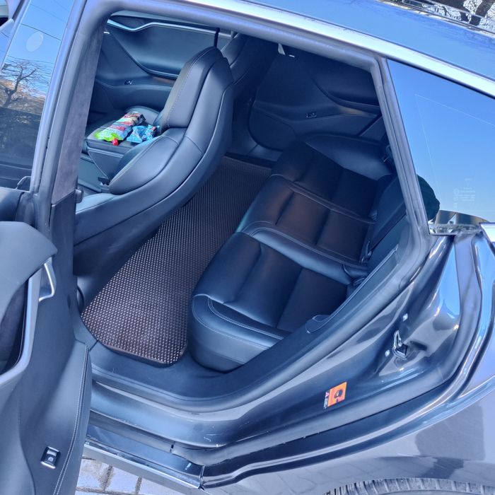Продам Tesla model s 2018 100d