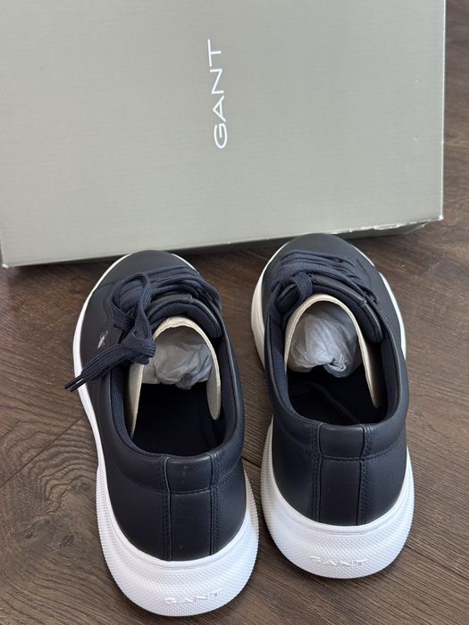 Продам нові кросівки Gant