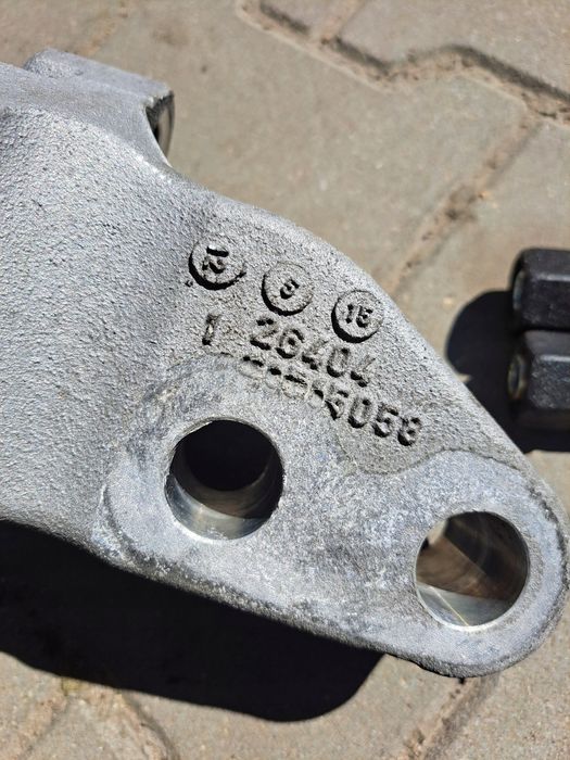 łapa Wspornik Mocowanie Silnika Skrzyni Prawa Renault Gama T C