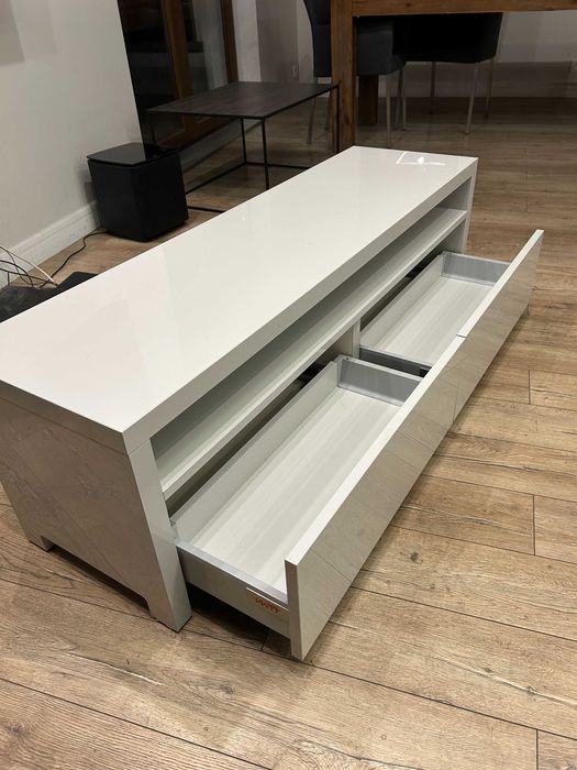 sprzedam szafkę  RTV 140 cm