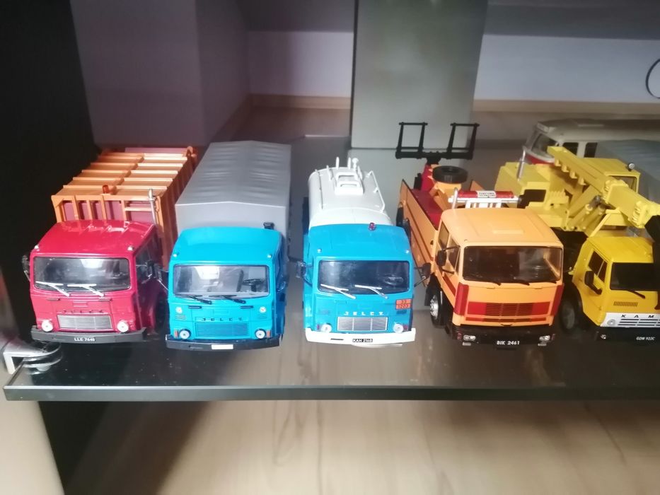 Kolekcja PRL samochody