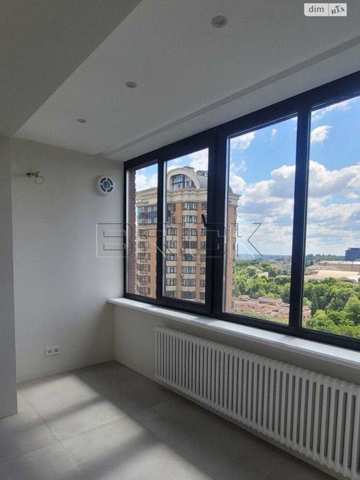 Продаж 3-к квартиру 101 кв.м Бульвар Лесі Українки 21а Ст. метро 5 хв. пішки