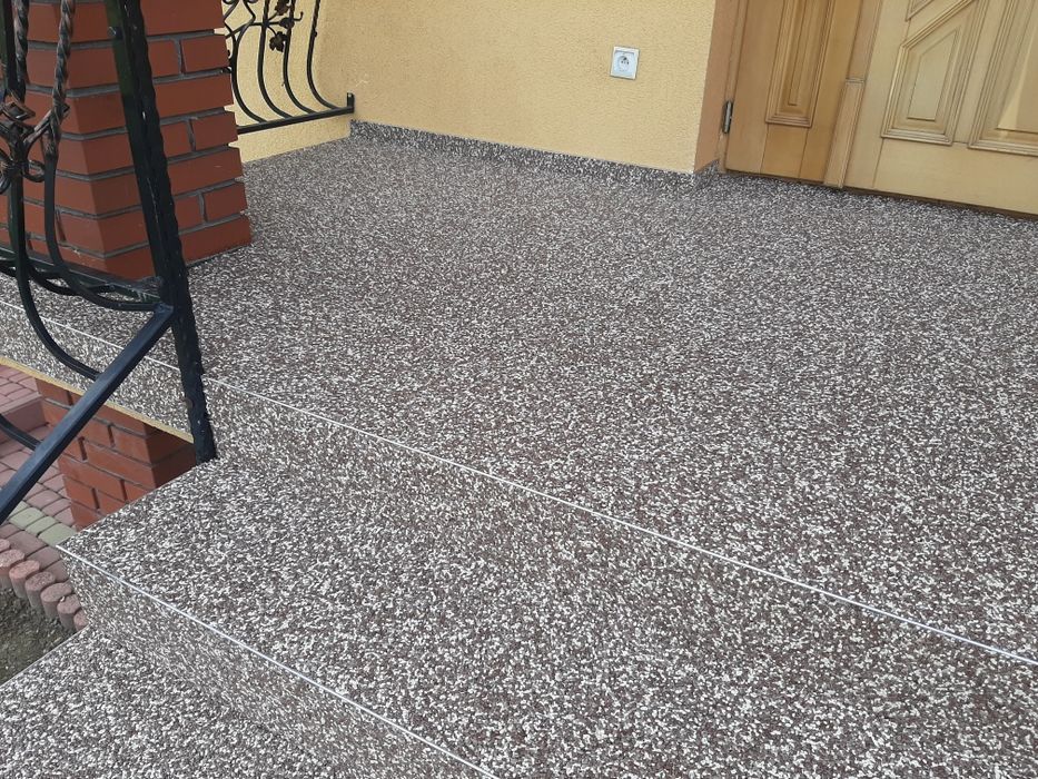 Dywany kamienne posadzki żywiczne.