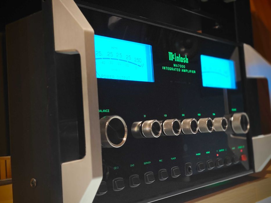 Підсилювач Mcintosh MA7000
