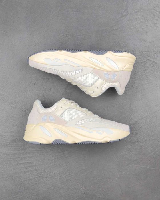 Кросівки Yeezy Boost 700 Analog