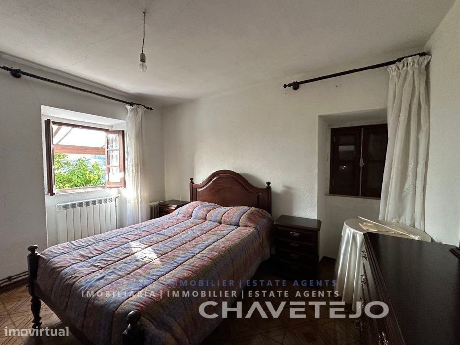 Casa de campo com anexos em zona tranquila a 10 km de Tomar.