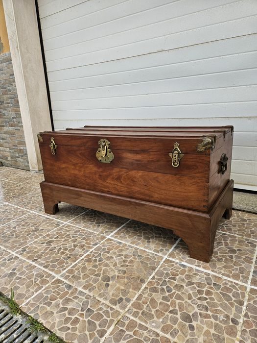 Arca c/suporte Antiga