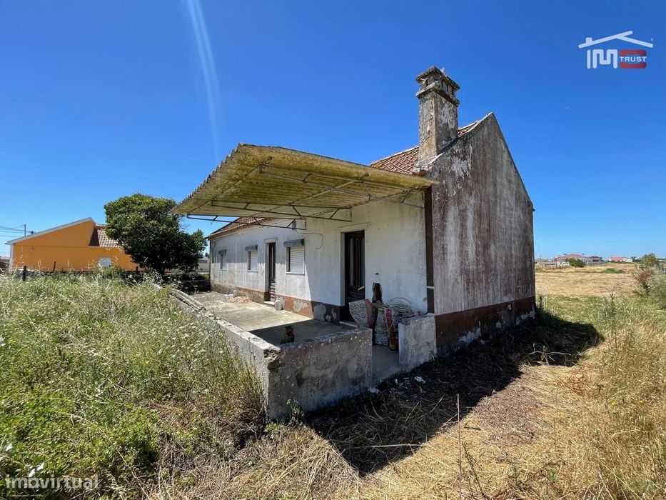 Terreno para Arrendamento com Moradia com potencial de reabilitação...