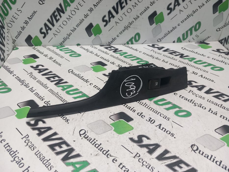 Comando / botão / interruptor vidros trás direito HYUNDAI i40 (VF)