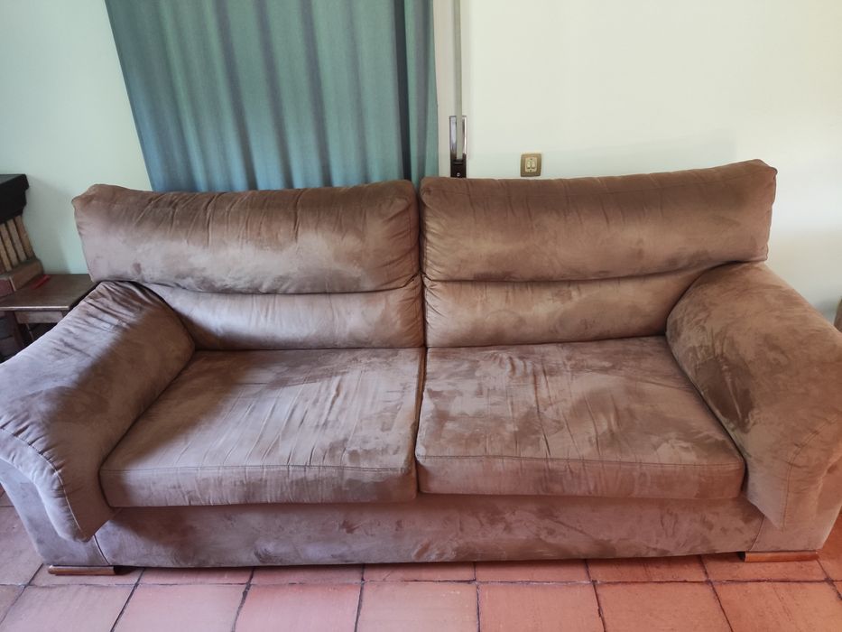 Sofá castanho + banqueta