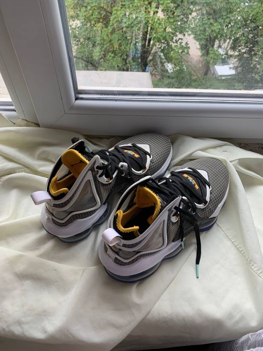 Баскетбольні кросівки Nike LeBron 19 (Оригінал) – Стан ідеальний!