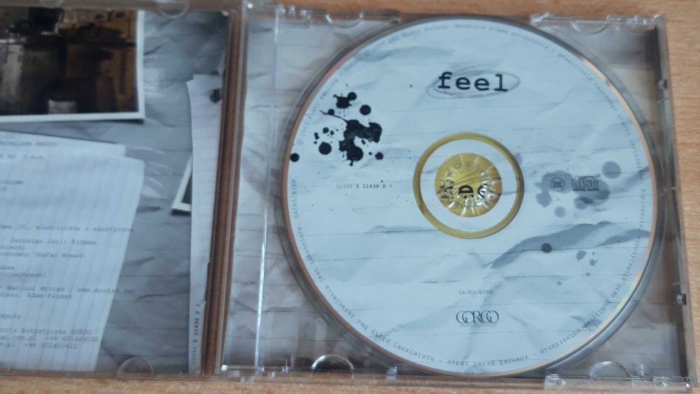 Feel  pierwsza płyta artysty  CD