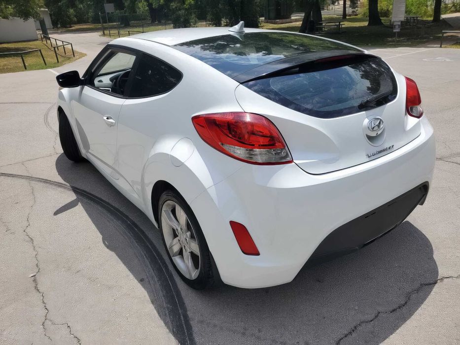 Hyundai Veloster      2015