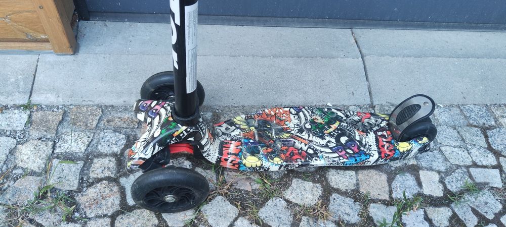 Hulajnoga dziecięca trójkołowa