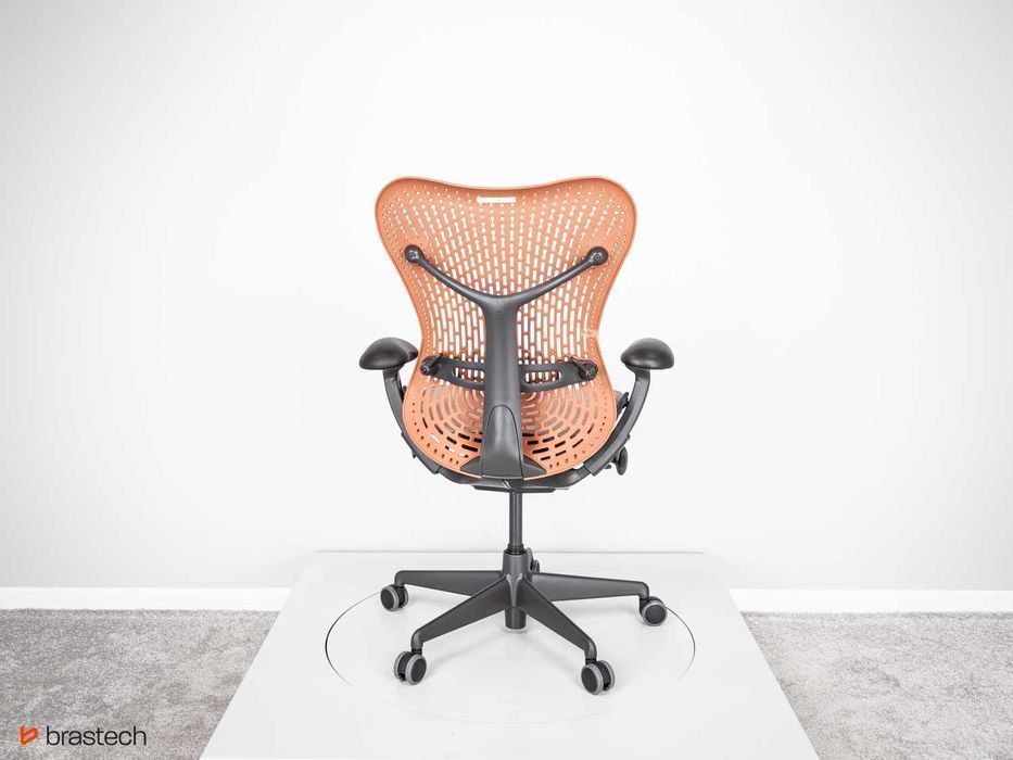 Fotel biurowy obrotowy Herman Miller Mirra odnowiony PRO