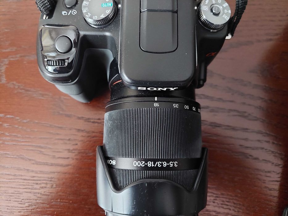 Aparat fotograficzny  SONY Alfa 100