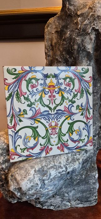 Ozdobny kafel płytka ceramiczna z orientalnym wzorem, prawdopodobnie.