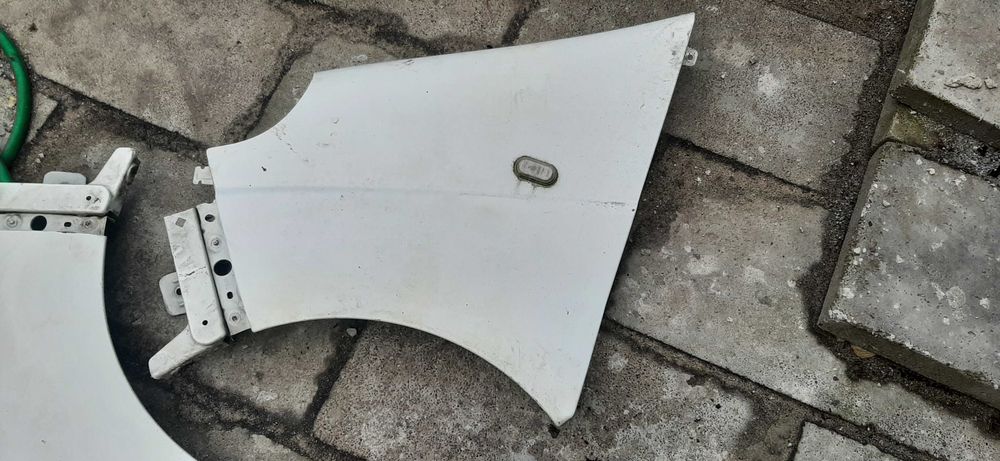 błotnik lewy prawy trafic 2 lift primastar vivaro białe