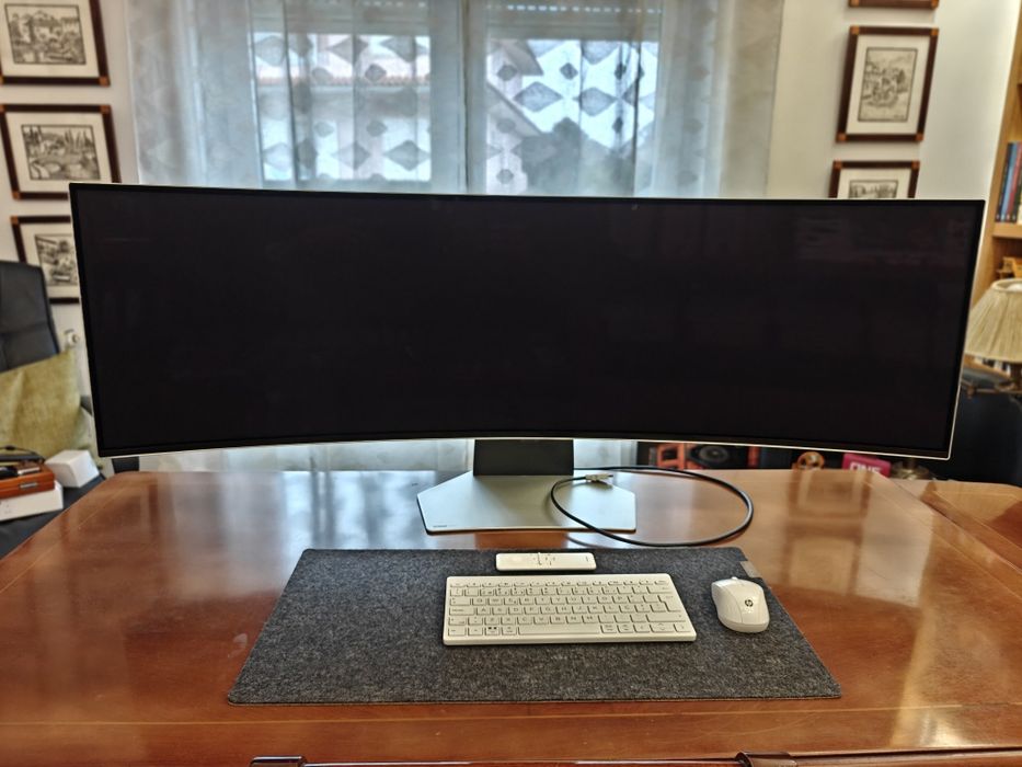 Samsung Odyssey G9 49